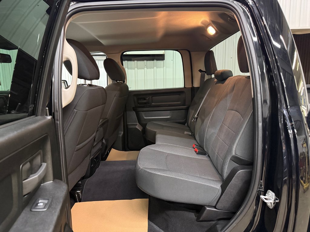 2024 Ram 1500 Classic Tradesman Crew Cab Hemi 4x4 in Barrhead, Alberta - 10 - w1024h768px