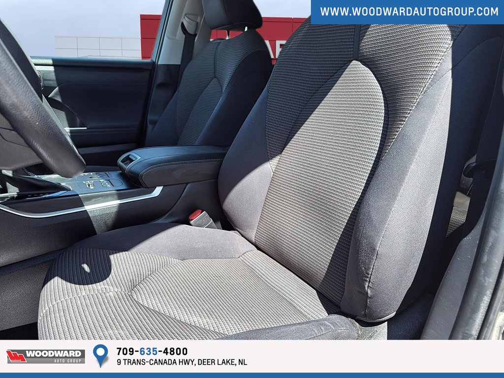 2023 Toyota Highlander in Deer Lake, Newfoundland and Labrador - 7 - w1024h768px