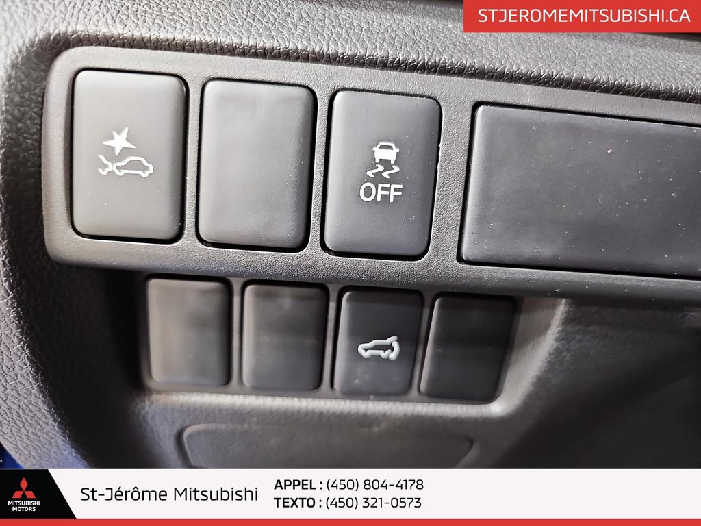 2024  ECLIPSE CROSS SE S-AWC PUSH TO START + VOLANT CHAUFFANT in Brossard, Quebec - 13 - w1024h768px