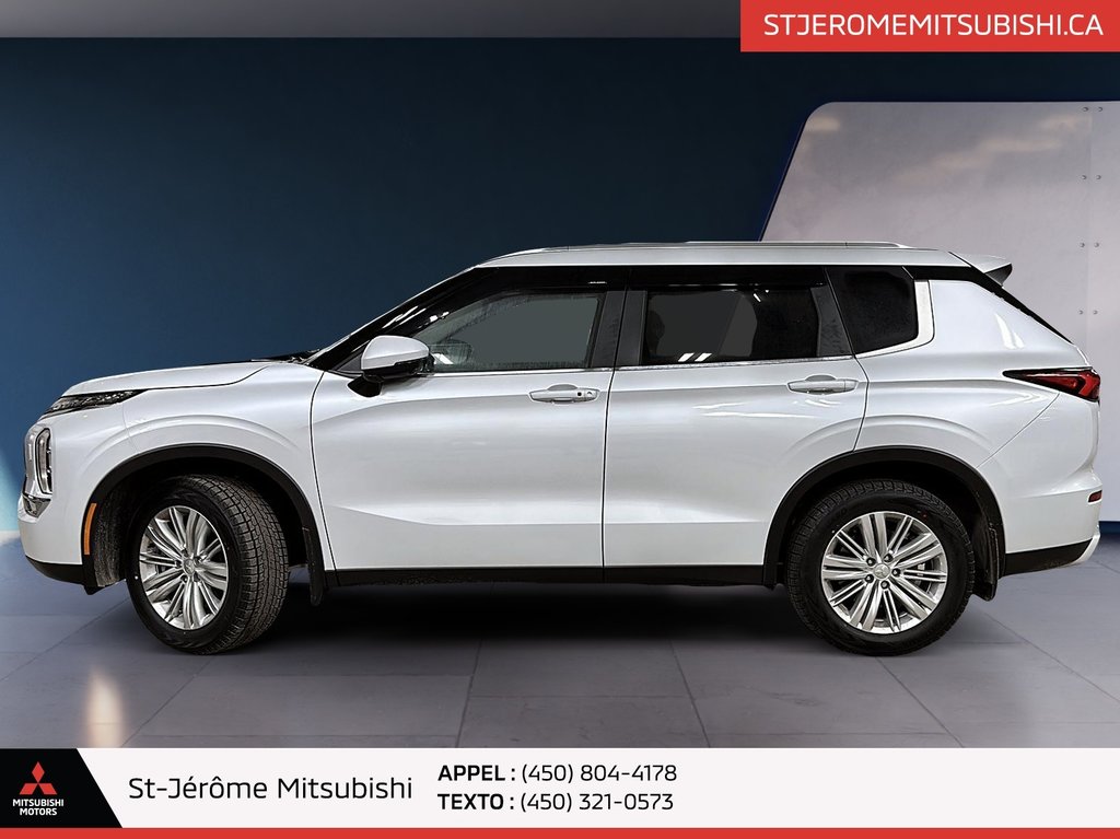 2024  Outlander LE S-AWC TOIT PANO + VOLANT CHAUFFANT in Brossard, Quebec - 5 - w1024h768px