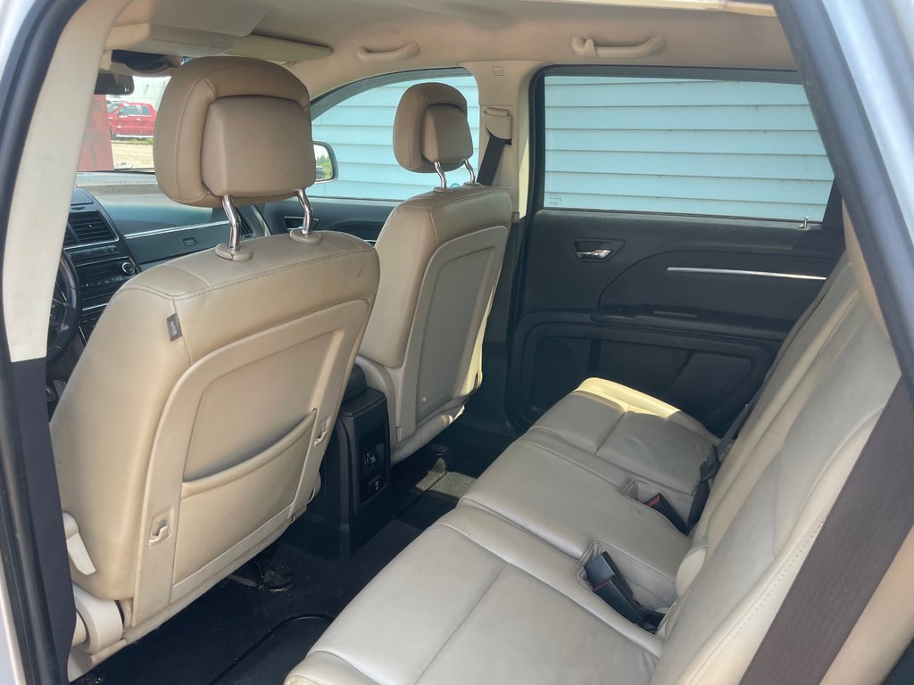2010 Dodge Journey R/T in North Bay, Ontario - 11 - w1024h768px