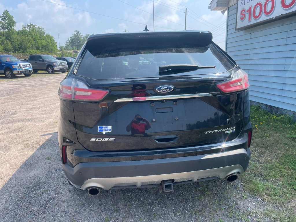 2019 Ford Edge Titanium in North Bay, Ontario - 5 - w1024h768px