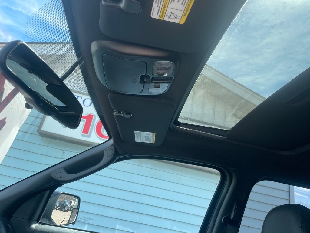 2012 Ford Escape XLT in North Bay, Ontario - 12 - w1024h768px