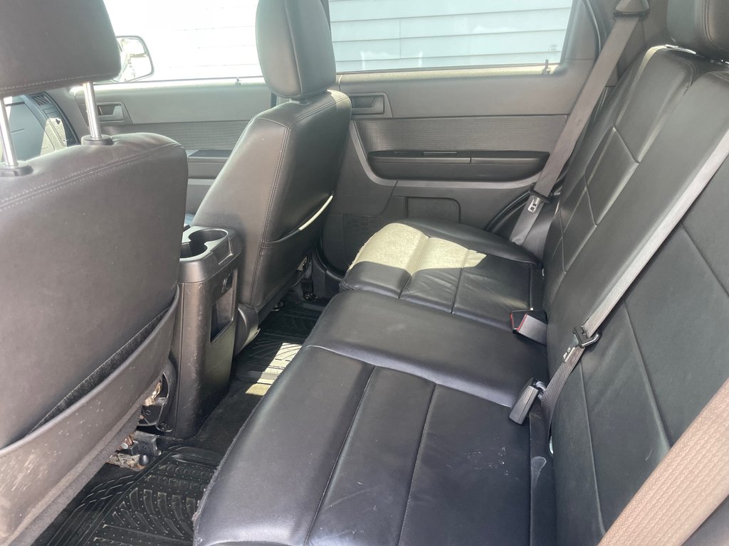 2012 Ford Escape XLT in North Bay, Ontario - 7 - w1024h768px