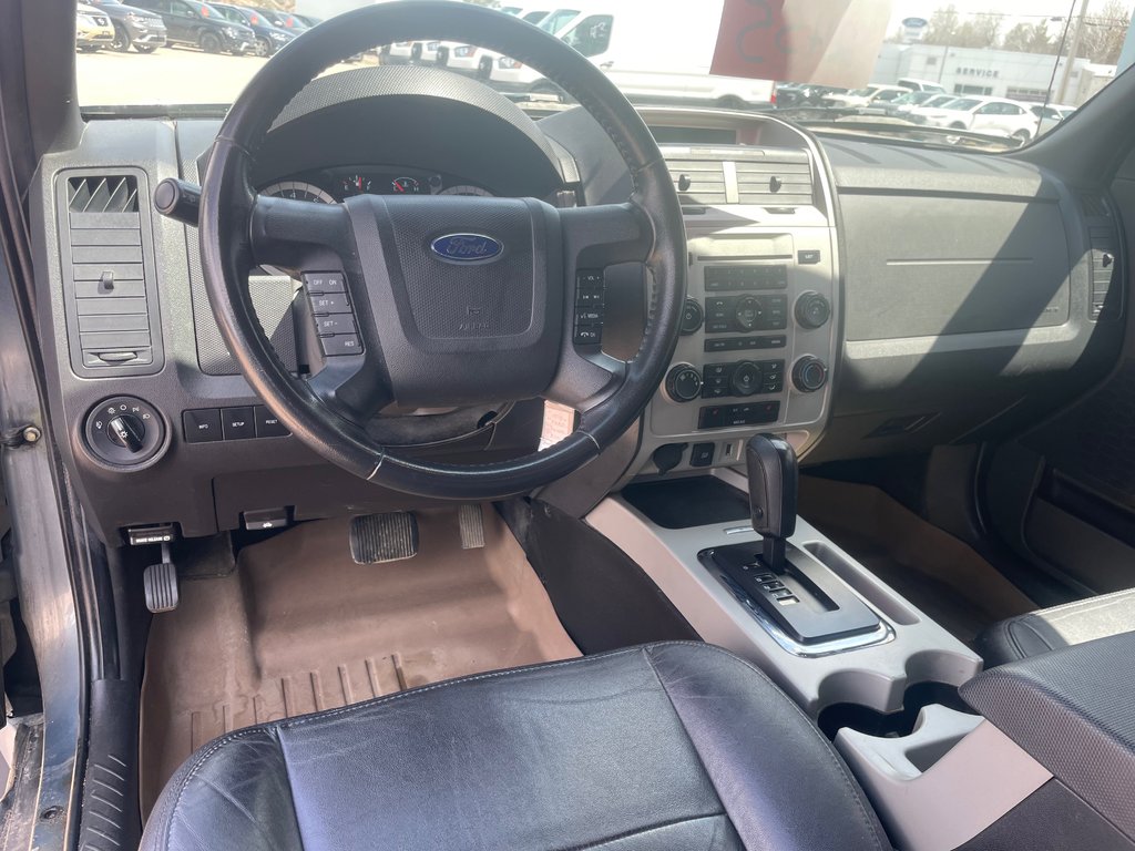 2012 Ford Escape XLT in North Bay, Ontario - 8 - w1024h768px
