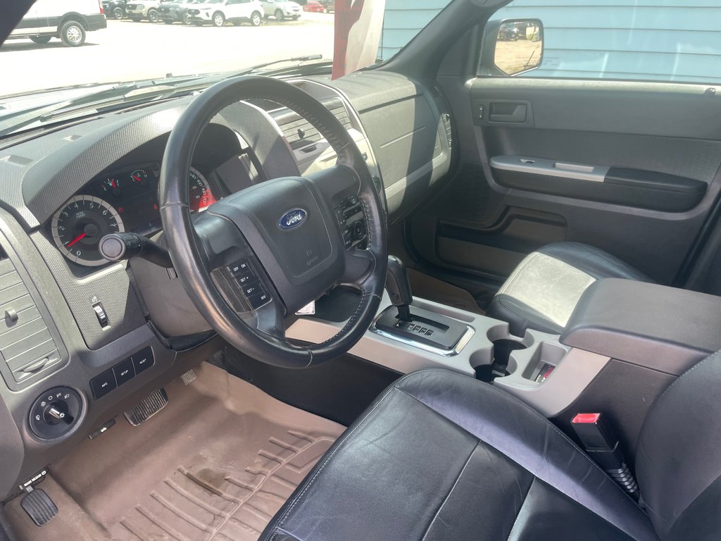 2012 Ford Escape XLT in North Bay, Ontario - 6 - w1024h768px