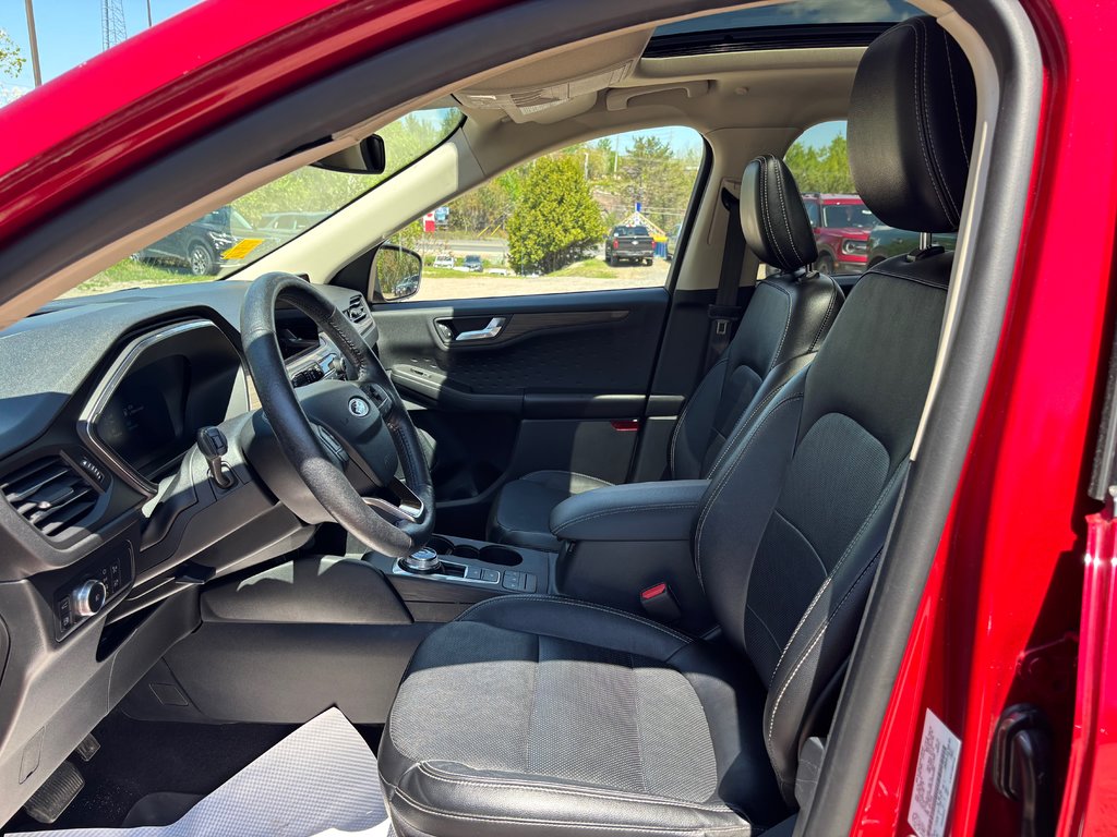 Ford Escape Titanium Hybrid 2020 à North Bay, Ontario - 15 - w1024h768px