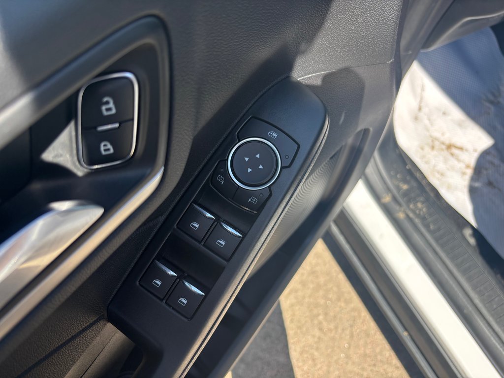 2022 Ford Escape SEL in North Bay, Ontario - 23 - w1024h768px
