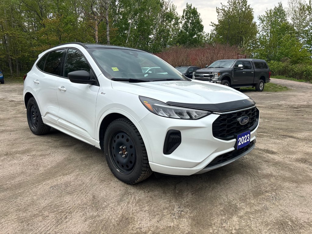 Ford Escape ST-Line 2023 à North Bay, Ontario - 7 - w1024h768px