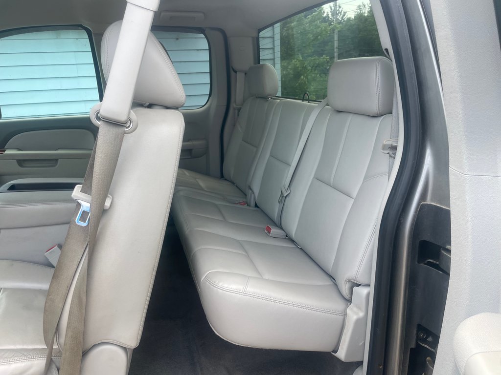 2012 GMC Sierra 1500 SLT in North Bay, Ontario - 10 - w1024h768px