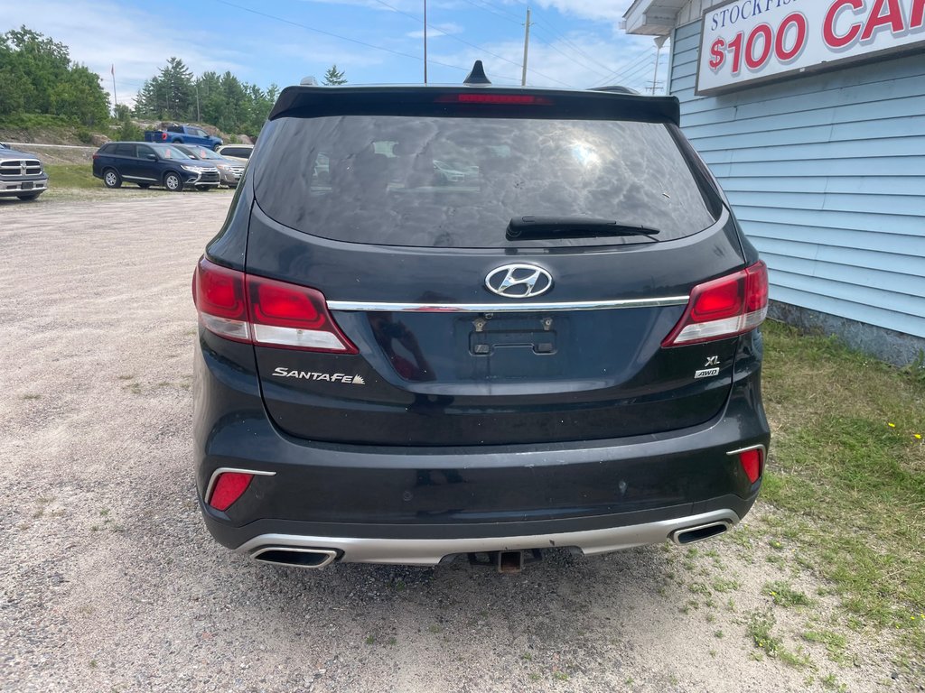 2017 Hyundai Santa Fe XL Premium in North Bay, Ontario - 5 - w1024h768px