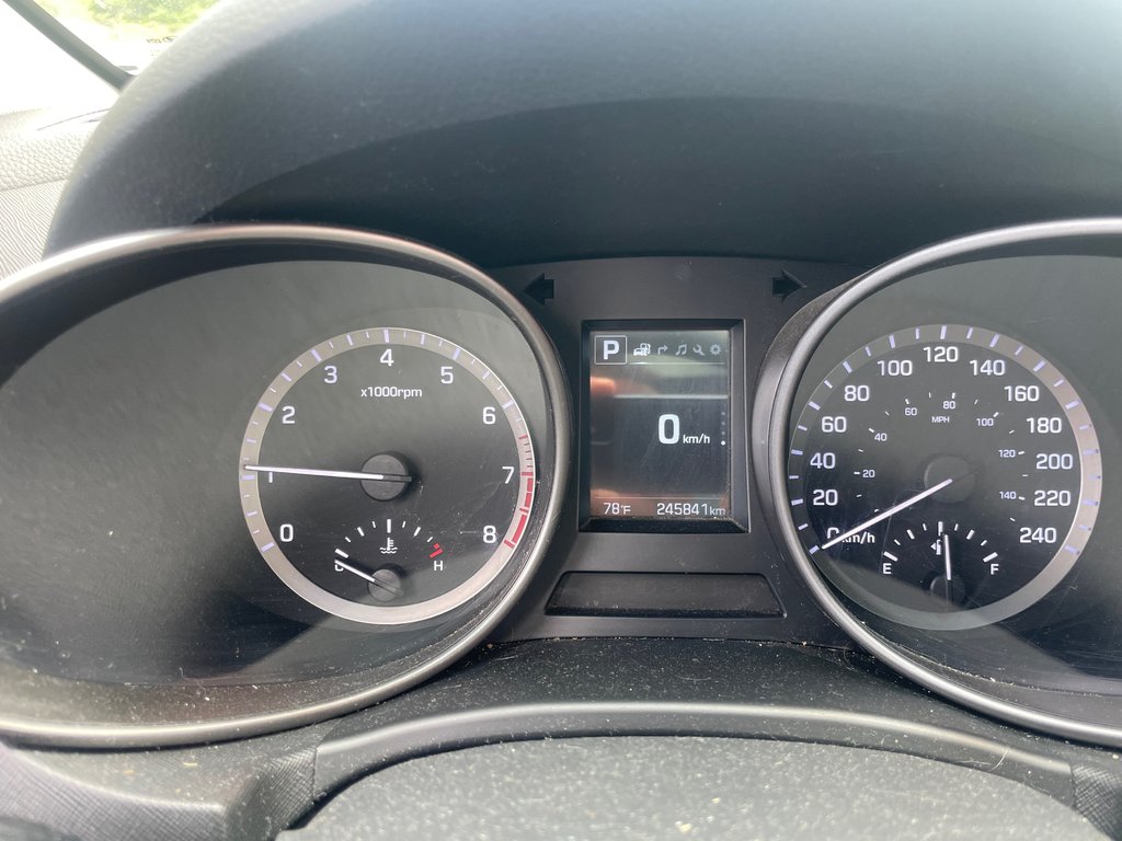 2017 Hyundai Santa Fe XL Premium in North Bay, Ontario - 13 - w1024h768px