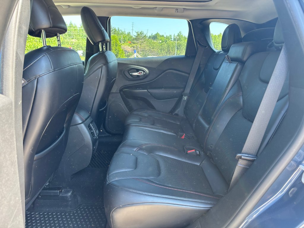 2019 Jeep Cherokee Trailhawk in North Bay, Ontario - 19 - w1024h768px