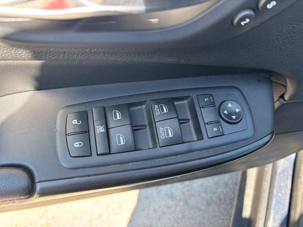 2019 Jeep Cherokee Trailhawk in North Bay, Ontario - 25 - w1024h768px