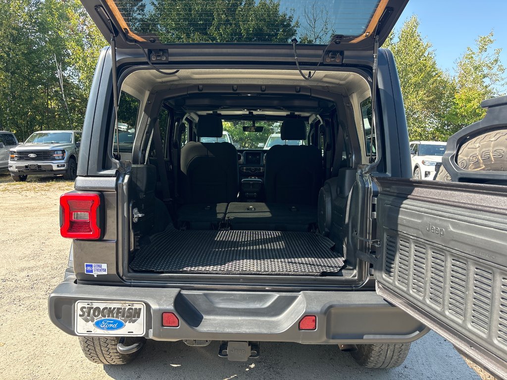 Jeep Wrangler Unlimited Sahara 2020 à North Bay, Ontario - 9 - w1024h768px