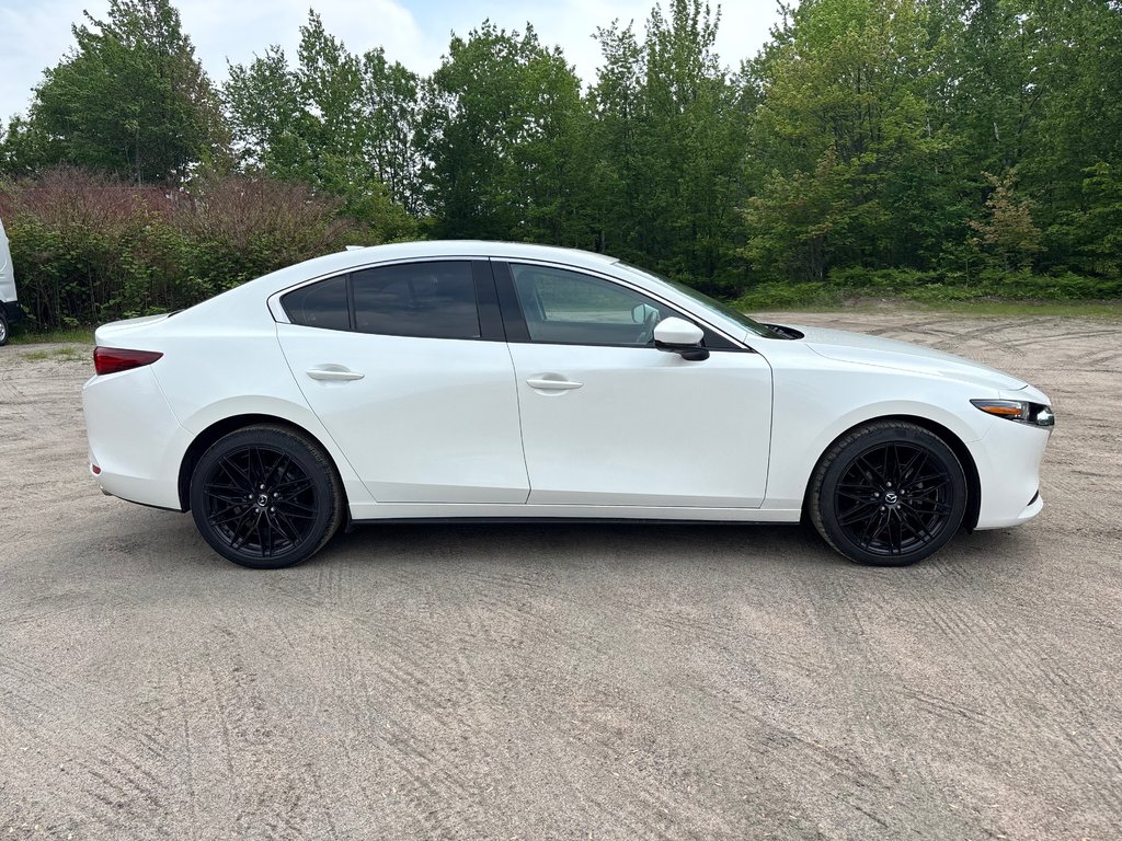 Mazda Mazda3 GT 2023 à North Bay, Ontario - 6 - w1024h768px