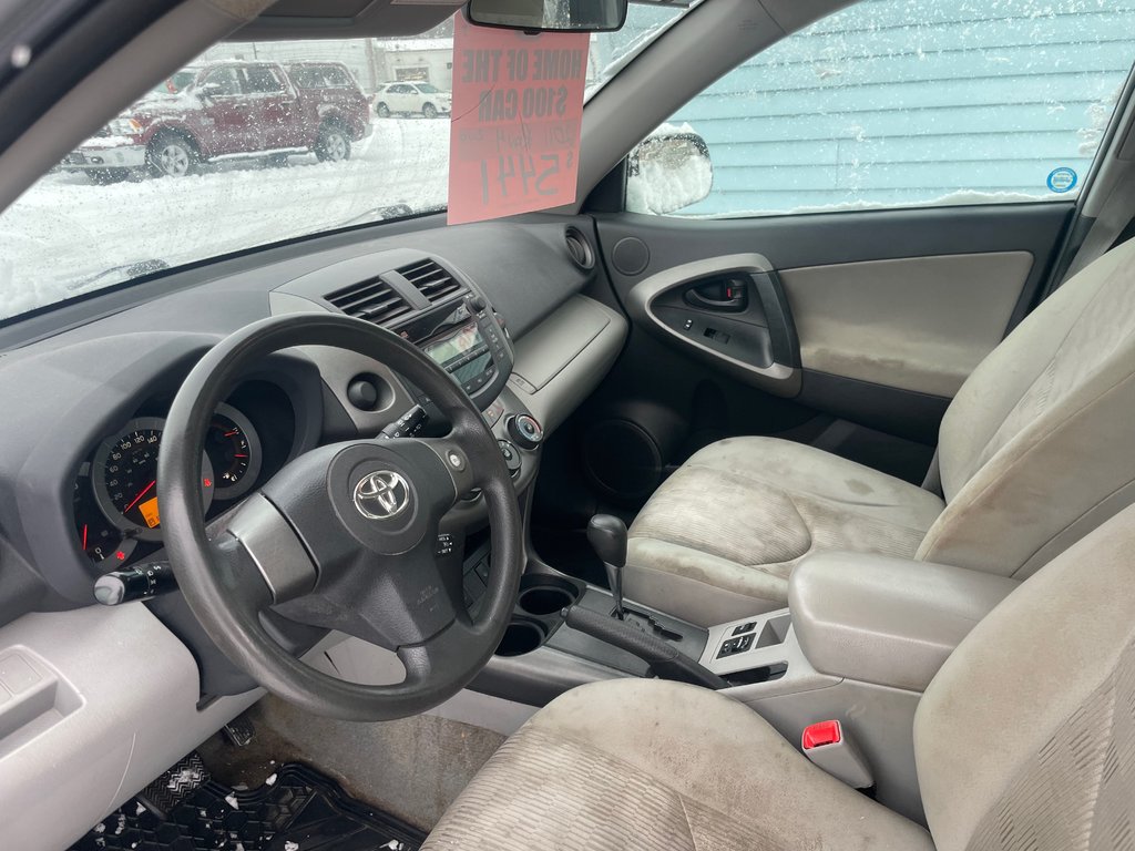 2011 Toyota RAV4 Base in North Bay, Ontario - 12 - w1024h768px