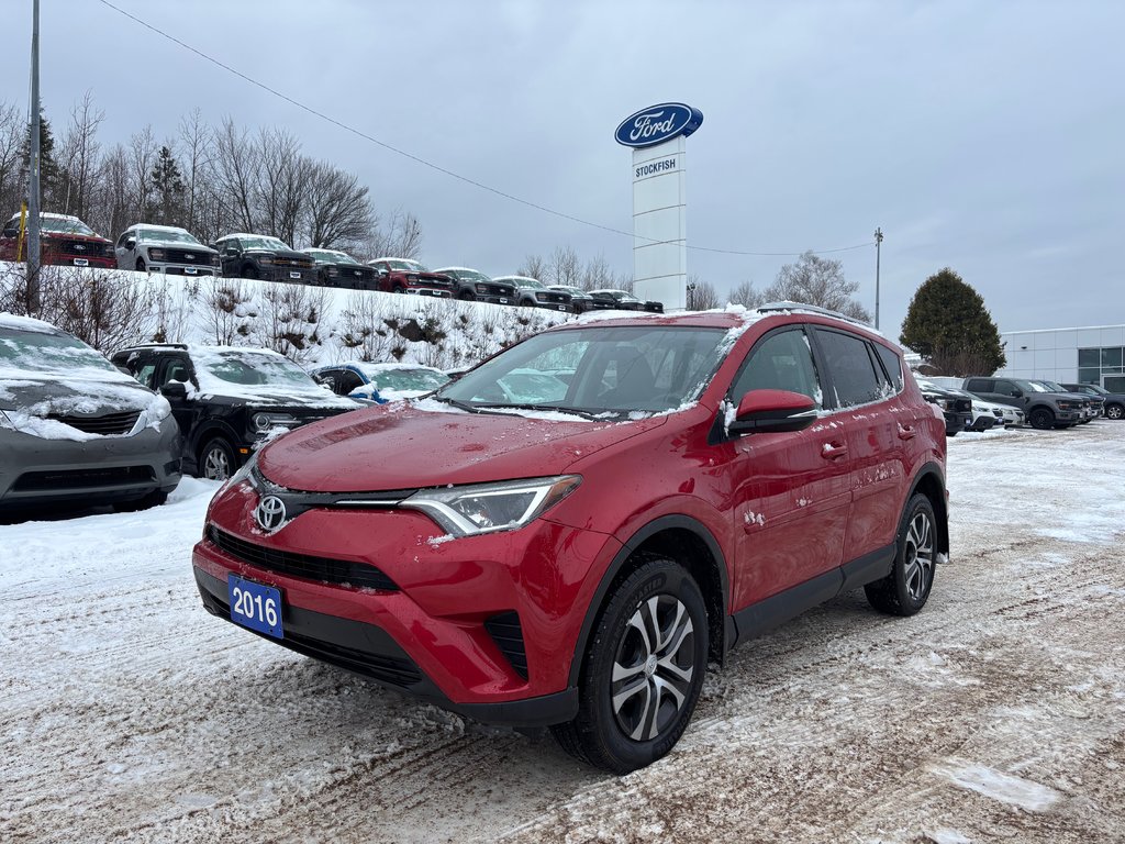 Toyota RAV4 LE 2016 à North Bay, Ontario - 1 - w1024h768px