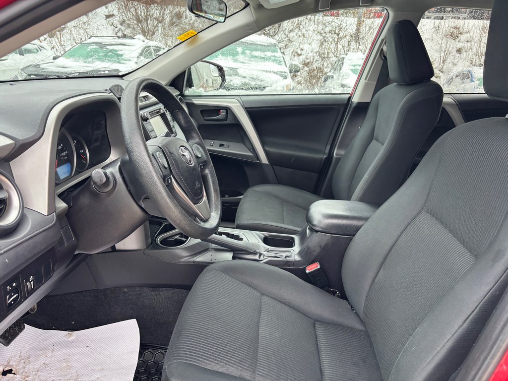 2016 Toyota RAV4 LE in North Bay, Ontario - 16 - w1024h768px