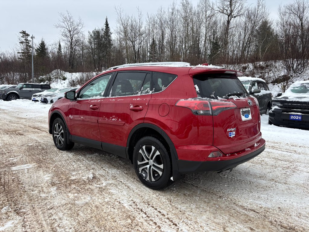 2016 Toyota RAV4 LE in North Bay, Ontario - 3 - w1024h768px