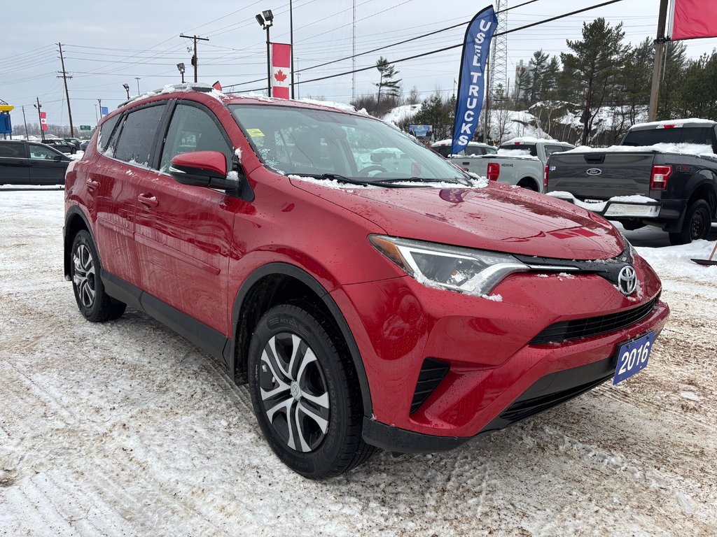 2016 Toyota RAV4 LE in North Bay, Ontario - 7 - w1024h768px