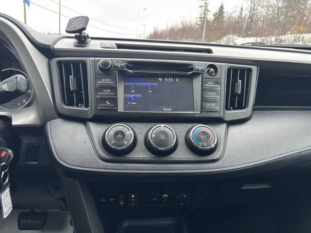 Toyota RAV4 LE 2016 à North Bay, Ontario - 14 - w1024h768px