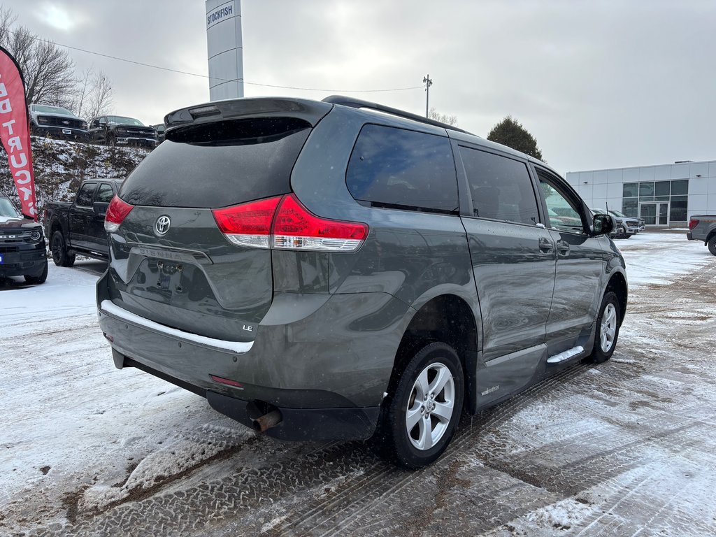 Toyota Sienna LE 2014 à North Bay, Ontario - 4 - w1024h768px