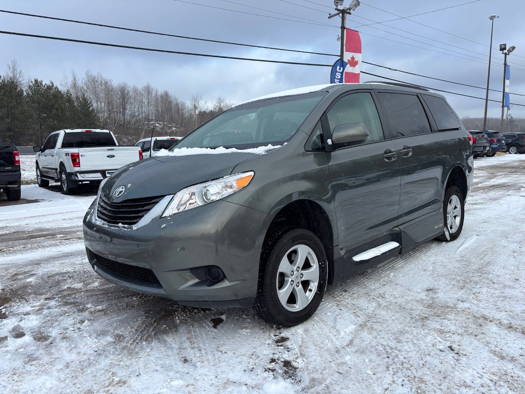 Toyota Sienna LE 2014 à North Bay, Ontario - 8 - w1024h768px