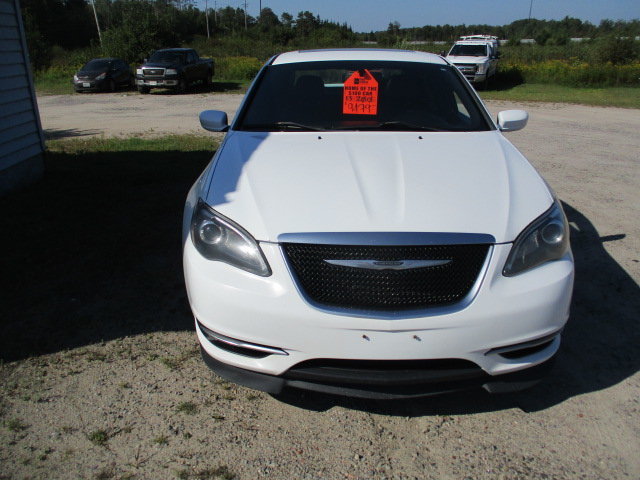 2013 Chrysler 200 S in North Bay, Ontario - 8 - w1024h768px