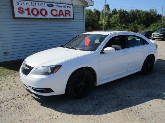 2013 Chrysler 200 S in North Bay, Ontario - 3 - w1024h768px
