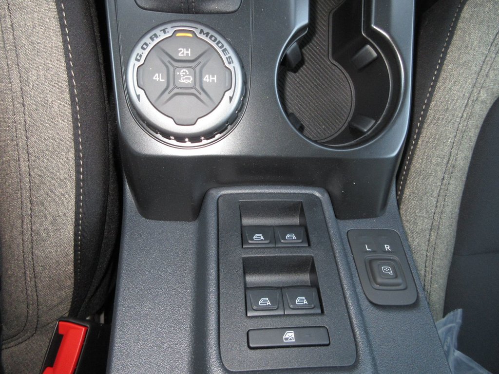 2025 Ford Bronco Big Bend in North Bay, Ontario - 15 - w1024h768px