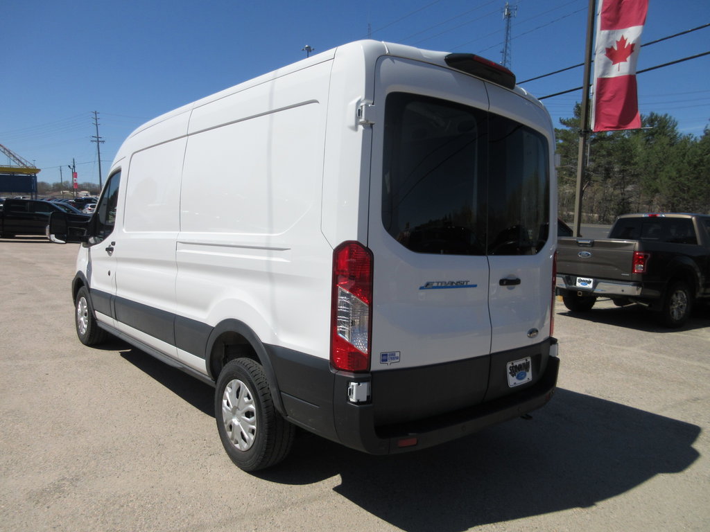 Ford E-Transit Cargo Van Full Plug In Electric 2022 à North Bay, Ontario - 3 - w1024h768px
