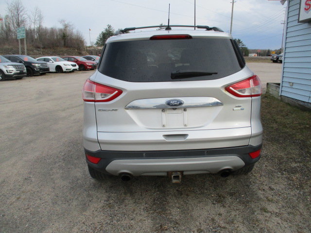 2015 Ford Escape SE in North Bay, Ontario - 5 - w1024h768px