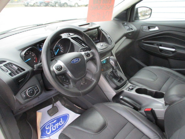 2015 Ford Escape SE in North Bay, Ontario - 9 - w1024h768px