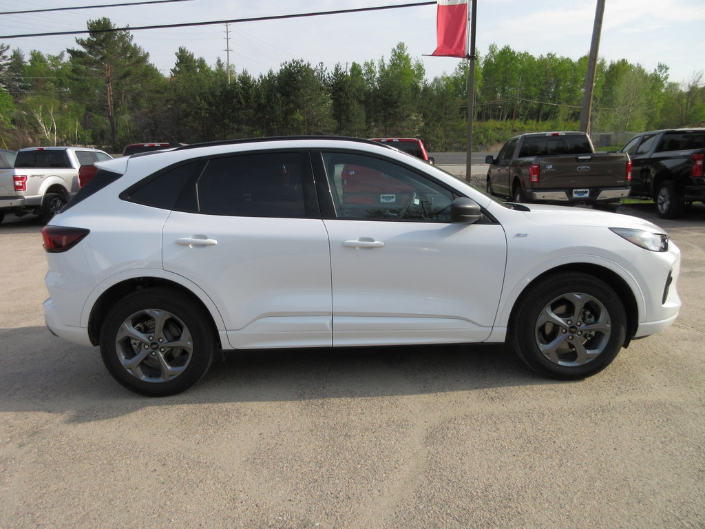 2023 Ford Escape ST-Line in North Bay, Ontario - 6 - w1024h768px