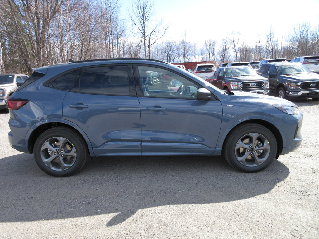2024 Ford Escape ST-Line in North Bay, Ontario - 6 - w1024h768px