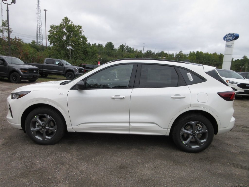 Ford Escape ST-Line 2024 à North Bay, Ontario - 2 - w1024h768px