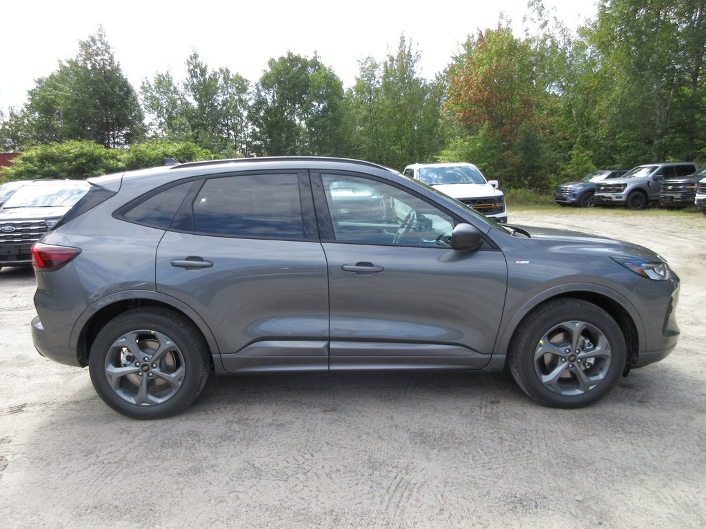 2024 Ford Escape ST-Line in North Bay, Ontario - 6 - w1024h768px