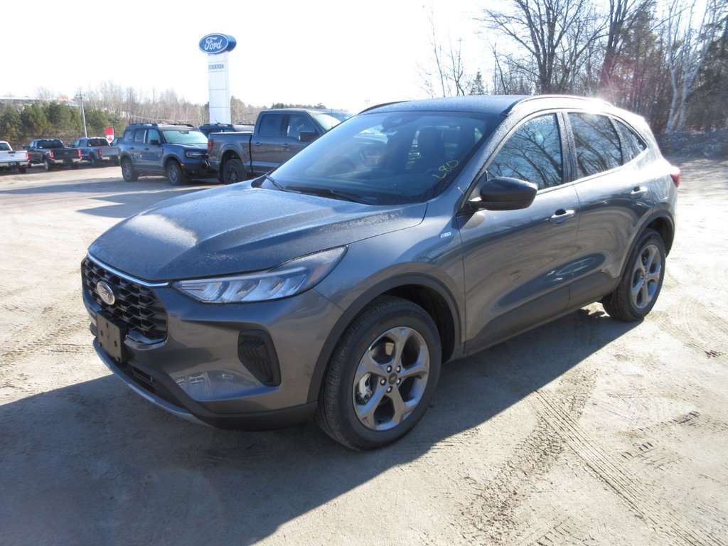 Ford Escape ST-Line 2025 à North Bay, Ontario - 1 - w1024h768px