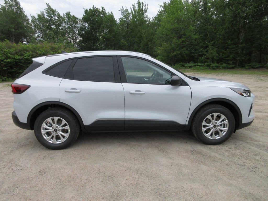 2025 Ford Escape Active in North Bay, Ontario - 6 - w1024h768px