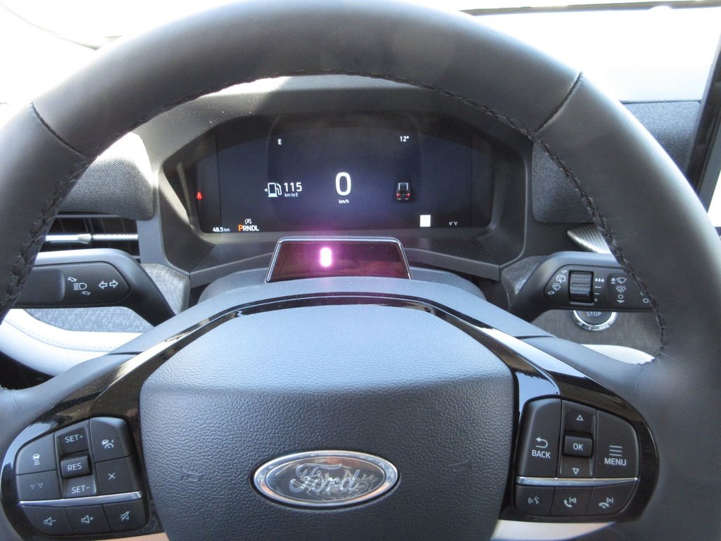Ford Explorer Platinum 2025 à North Bay, Ontario - 15 - w1024h768px