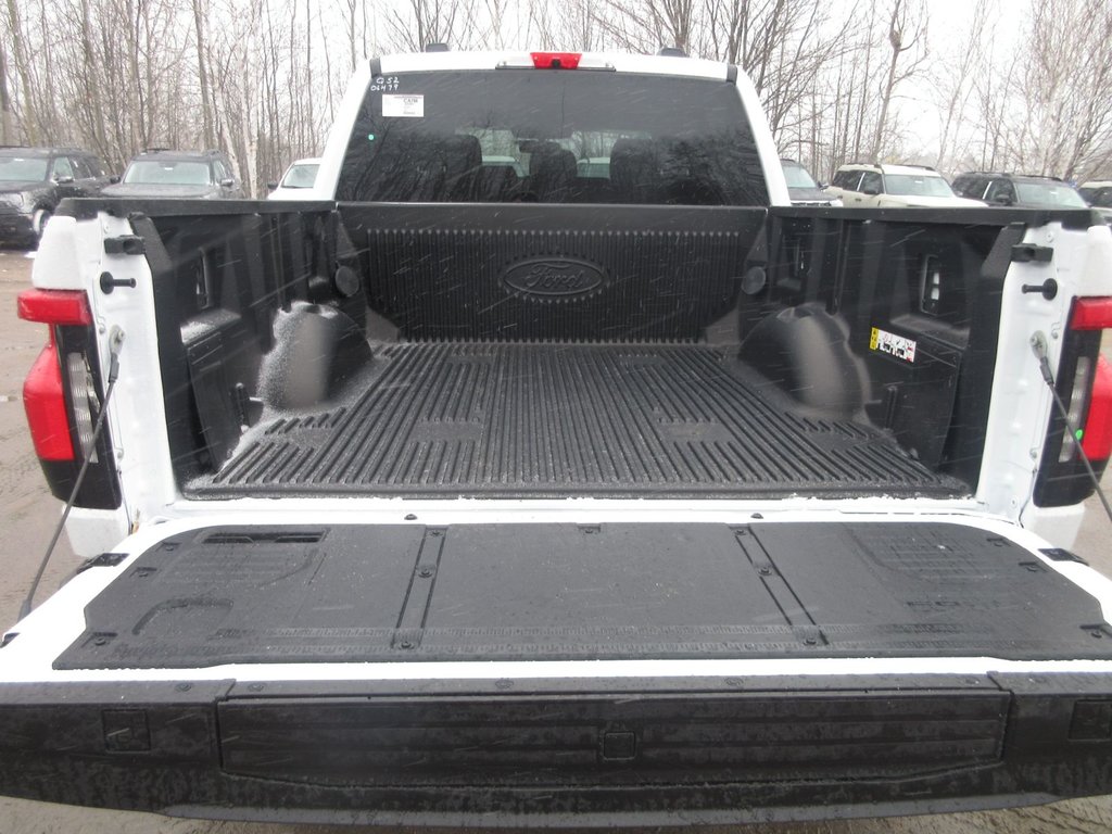 2025 Ford F-150 Lightning XLT in North Bay, Ontario - 10 - w1024h768px