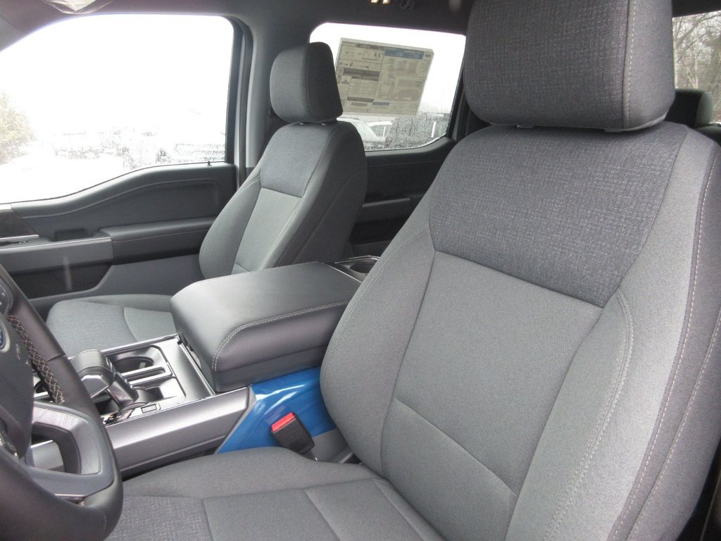 2025 Ford F-150 Lightning XLT in North Bay, Ontario - 16 - w1024h768px