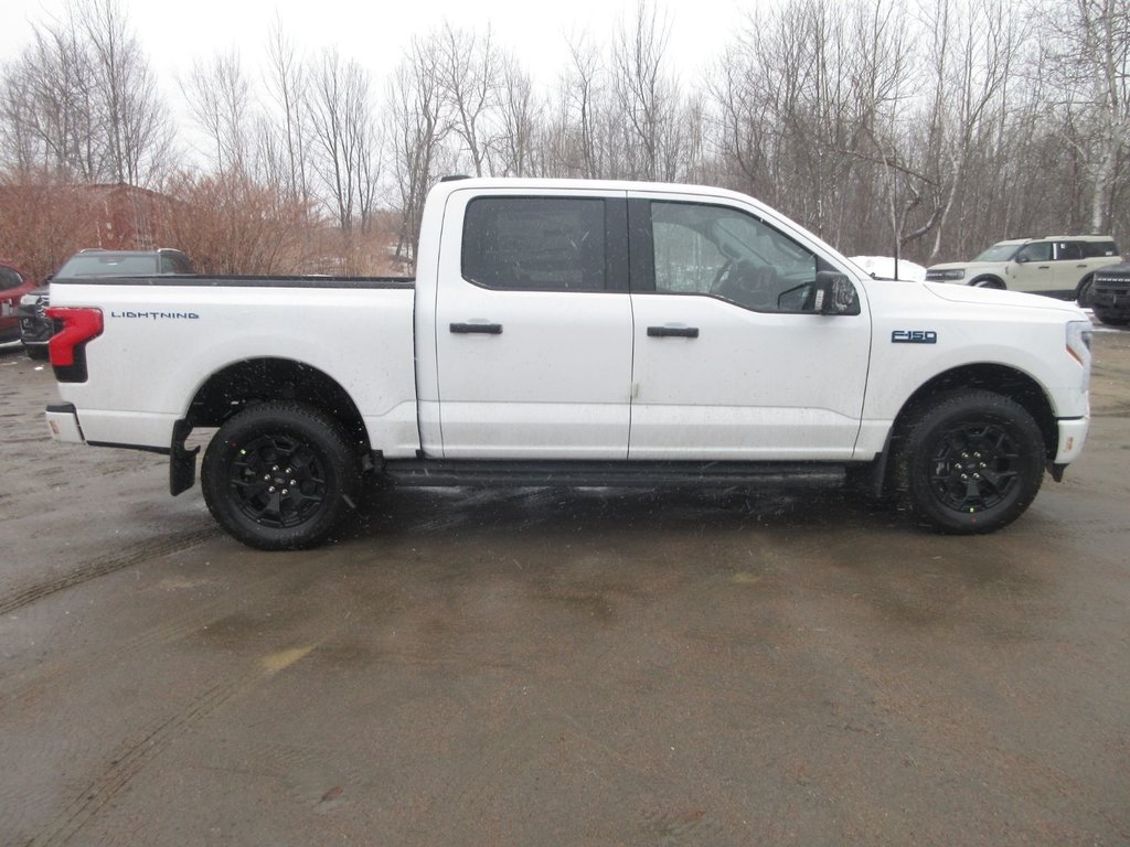 2025 Ford F-150 Lightning XLT in North Bay, Ontario - 6 - w1024h768px