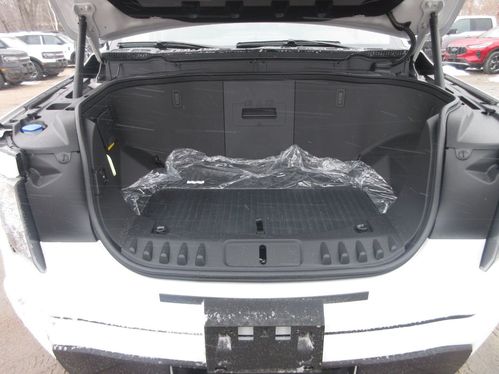 2025 Ford F-150 Lightning XLT in North Bay, Ontario - 9 - w1024h768px