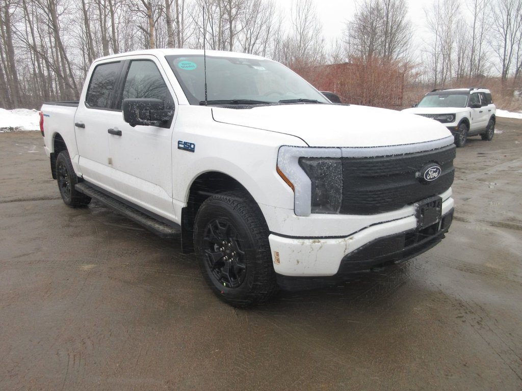 2025 Ford F-150 Lightning XLT in North Bay, Ontario - 7 - w1024h768px