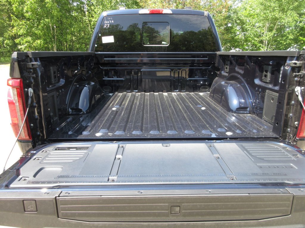 2025 Ford F-150 XLT in North Bay, Ontario - 10 - w1024h768px