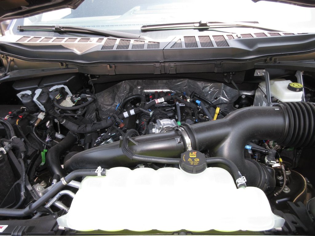 2025 Ford F-150 XLT in North Bay, Ontario - 9 - w1024h768px