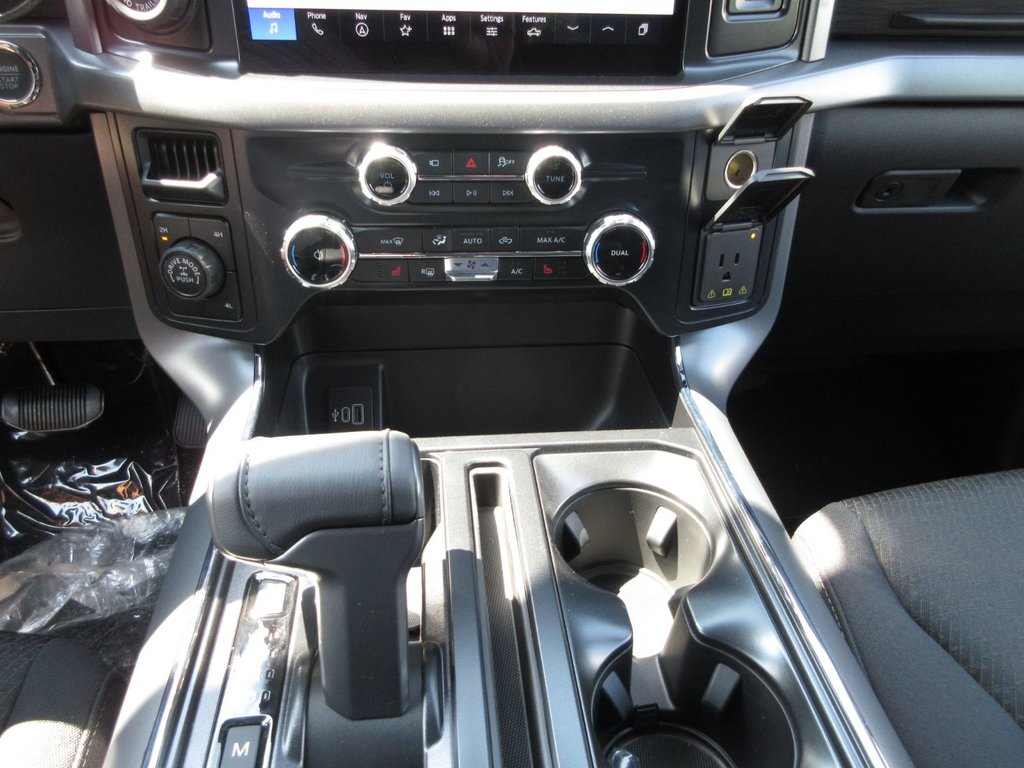 2025 Ford F-150 XLT in North Bay, Ontario - 16 - w1024h768px