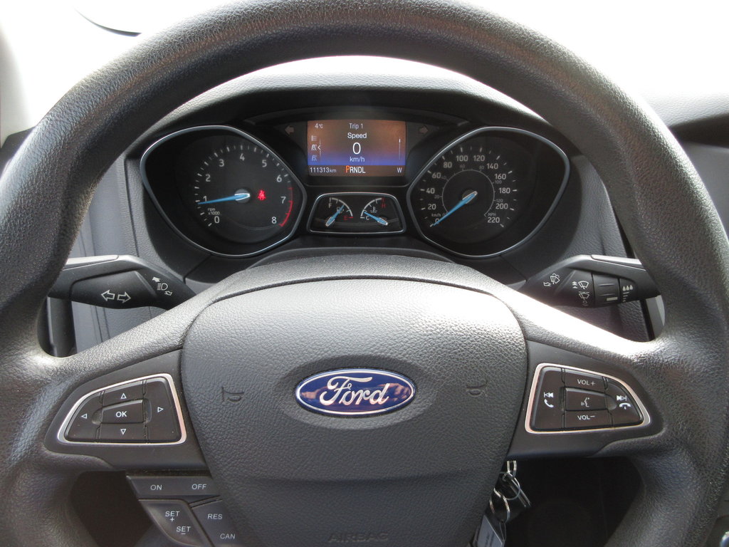 2017 Ford Focus SE in North Bay, Ontario - 12 - w1024h768px
